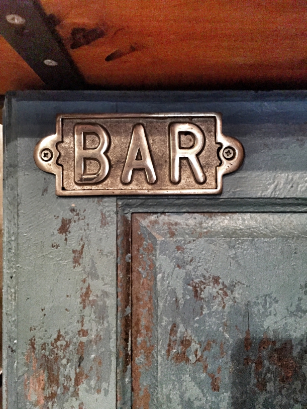 Bar / restaurace / café - Cash Only Bar: Menu i interiér pro fajnšmekry