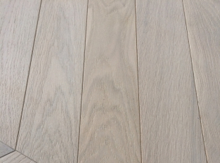 Dřevěná podlaha Herringbone Oak Australia