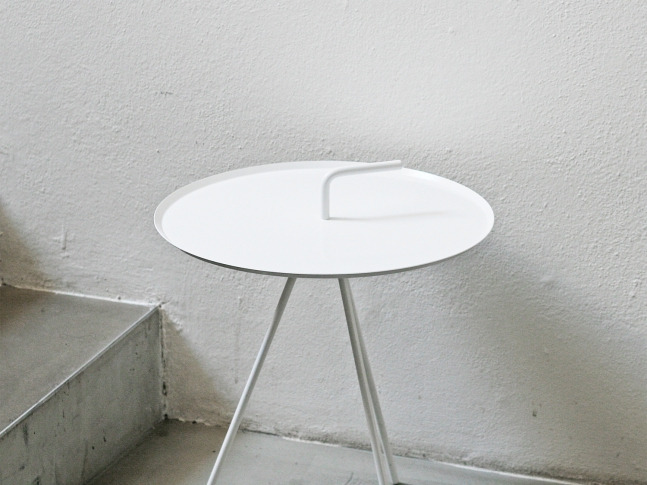 LOOOOX stolek trojnožka s kličkou bílý ST_0068_TI