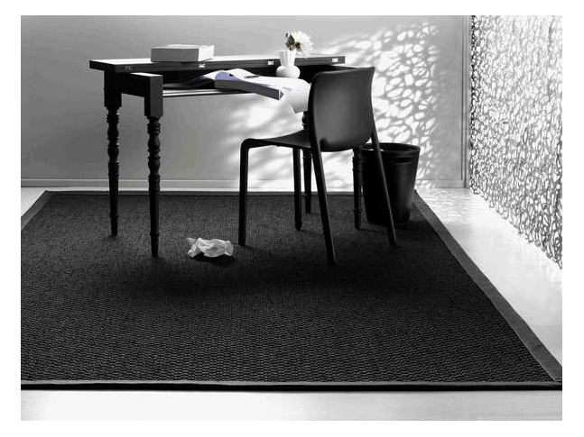 Zambesi - zátěžový sisalový koberec Ploše tkaný sisalový koberec Zambesi jako kusový koberec.